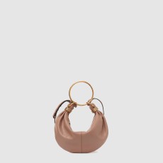 끌로에 그레인드 가죽 스몰 CHC24AS611N72527