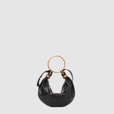 끌로에 그레인드 가죽 스몰 CHC24AS611N72001