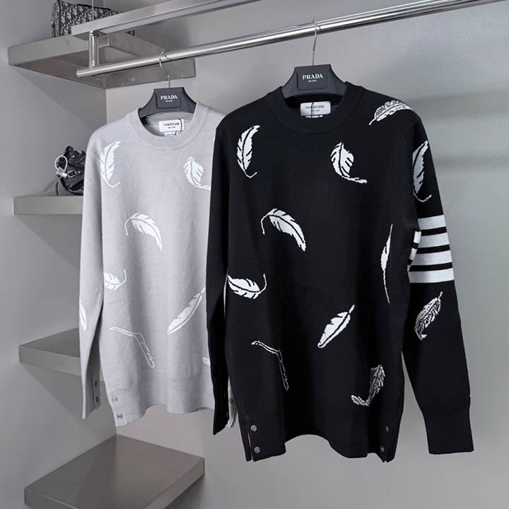 톰브라운 페더 인타르시아 릴렉스 핏 크루넥 풀오버